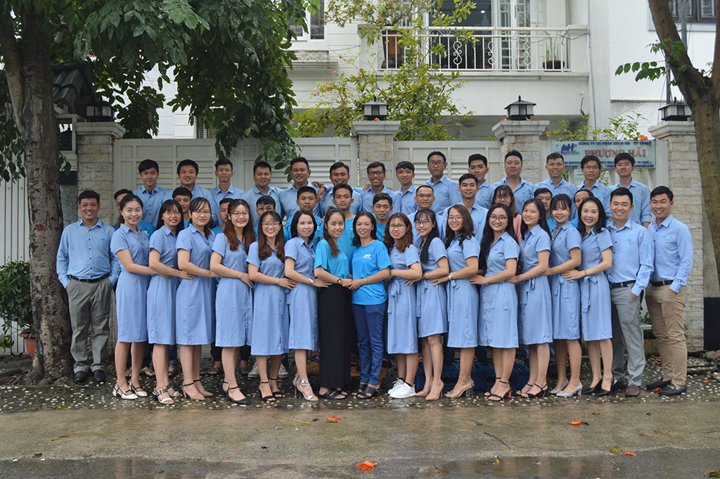 toan-the-can-bo-nhan-vien