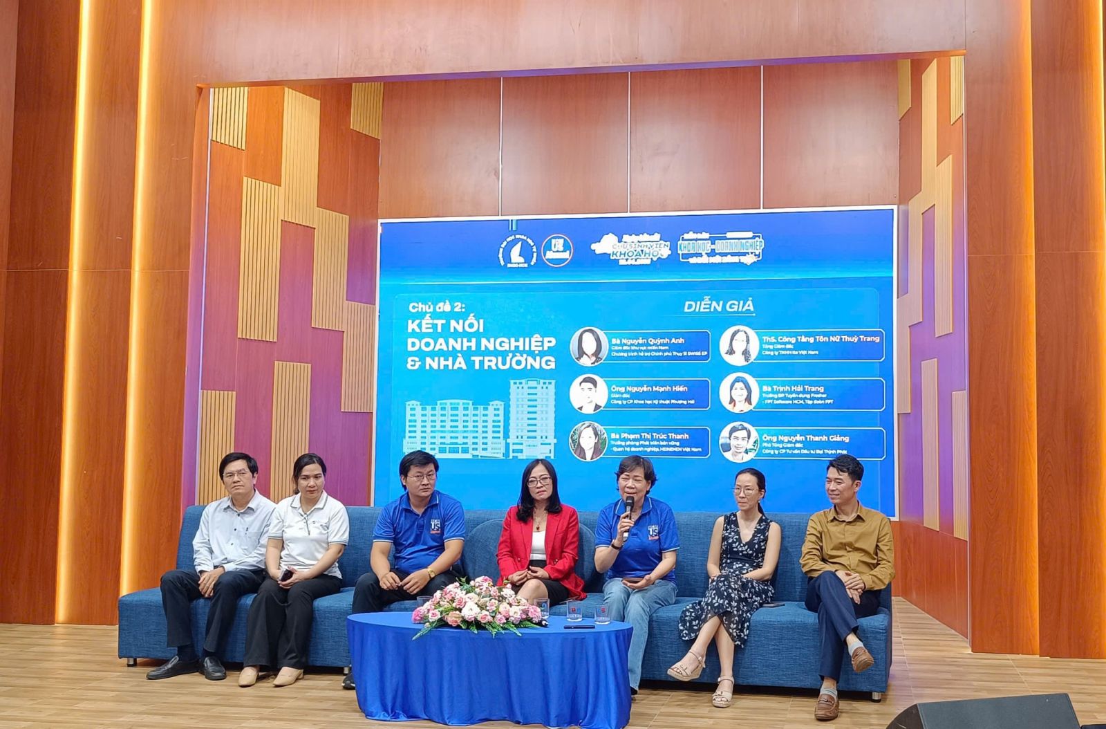 su-kien-truong-dh-khtn-4