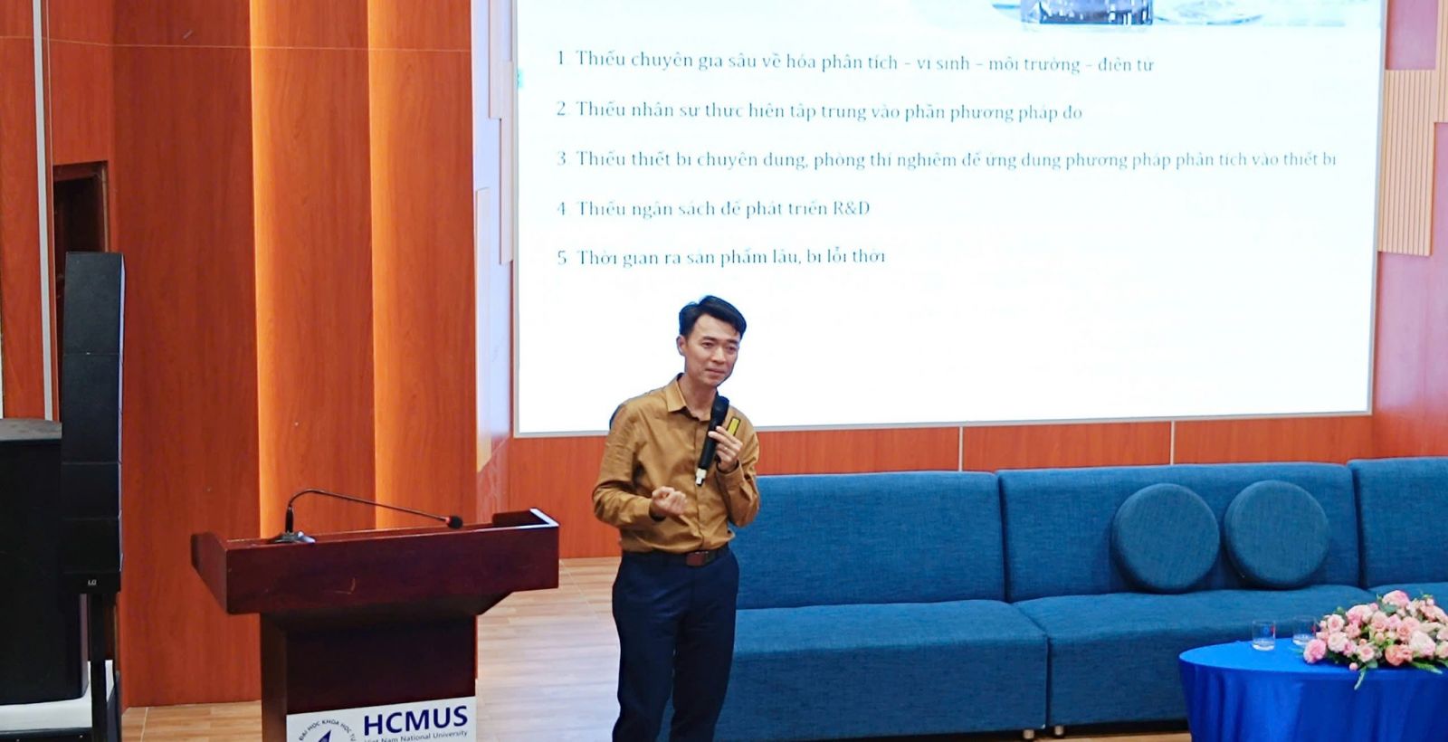 su-kien-truong-dh-khtn-6