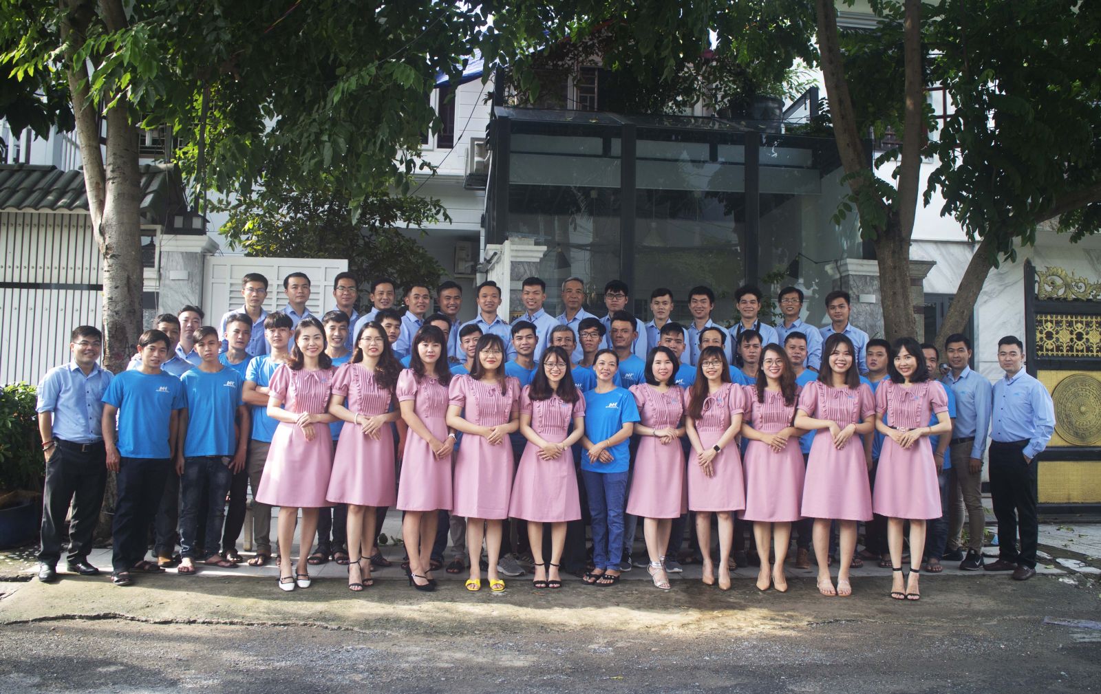 tap-the-cong-ty-phuong-hai