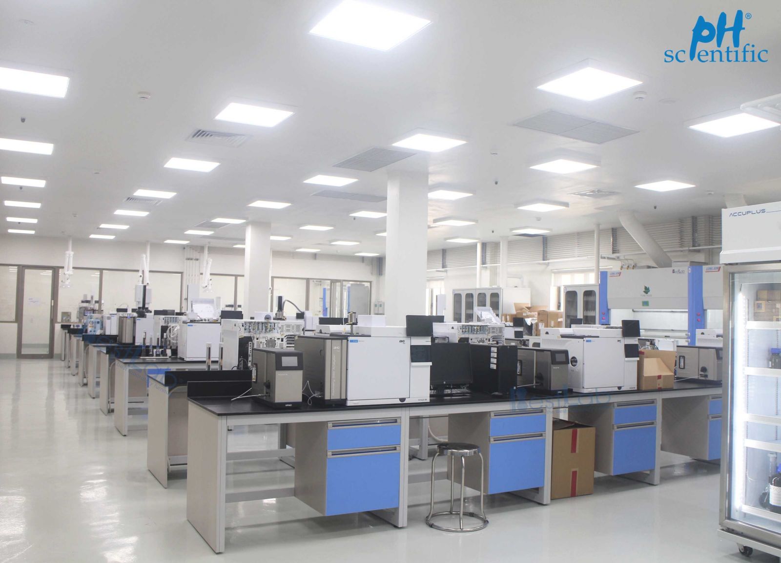 ban-thi-nghiem-trung-tam-tai-phong-lab-nha-may