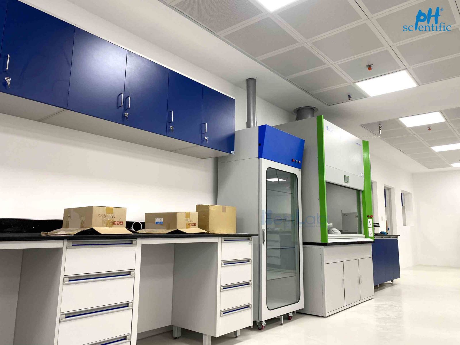 tu-hut-khi-doc-phong-thi-nghiem