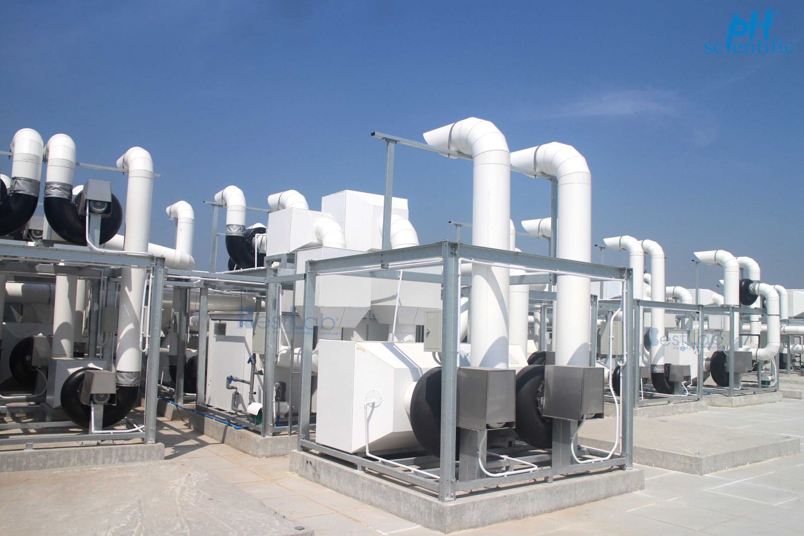 quat-hut-chong-chay-no-phong-thi-nghiem